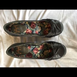 Jelly pop gray satin pumps. Size 7m